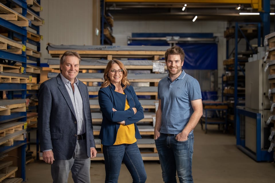 Team Wöss Ladenbau Metalltechnik Team Wöss Ladenbau Metalltechnik